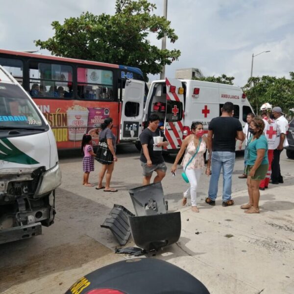 Cancún: Fuerte choque deja 7 lesionados en Prado Norte.