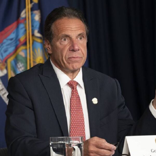 Presentan primera denuncia penal contra Andrew Cuomo, gobernador de Nueva York