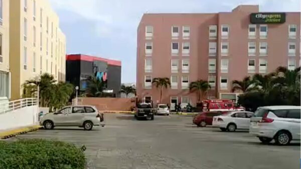 Cancún: Atacan a balazos a huésped de hotel en pleno centro
