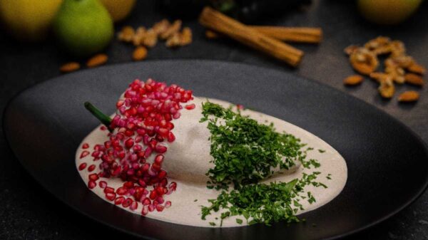 Porfirio´s enaltece a la cocina mexicana con su propia versión de Chile en Nogada