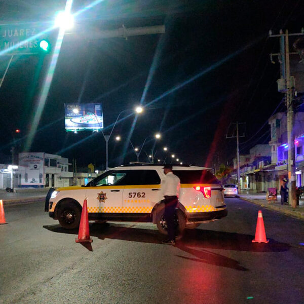Cierre de avenidas en Cancún como medida contra el covid-19