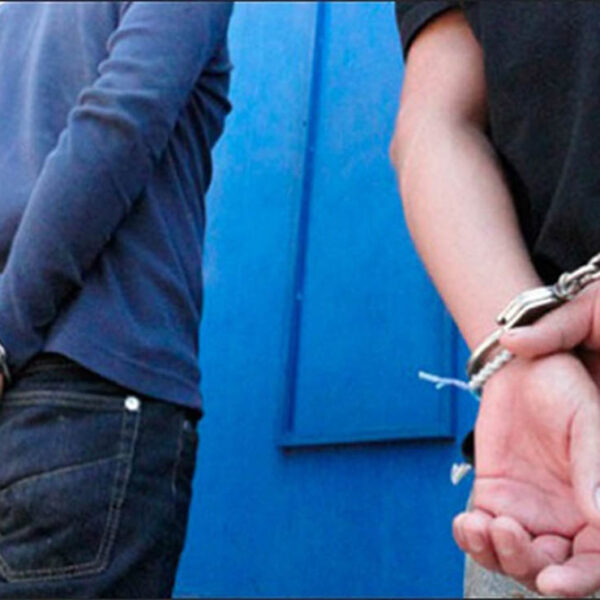 Hombres son detenidos por matar a balazos a una mujer