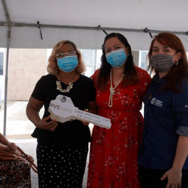 Fonatur y Conavi entregan primeras viviendas en Campeche