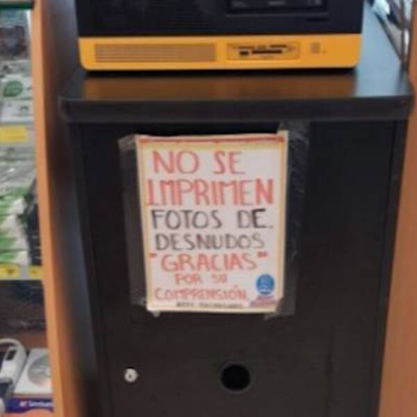 Farmacias Guadalajara está cansada de que la gente vaya a revelar sus packs