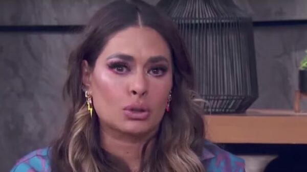 Galilea Montijo rompe en llanto por la muerte de su padre