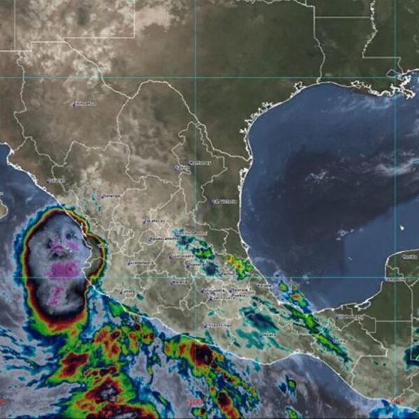 ‘Grace’ se convertiría en ‘Marty’ en el océano Pacífico.