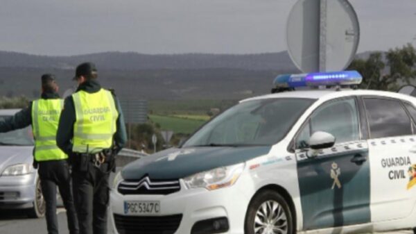 Una mujer se lanza al vacío desde su domicilio en Barbate, Cádiz, tras agredir mortalmente a su marido