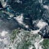 Amenaza fenómeno al Caribe con 80% de probabilidades de convertirse en huracán