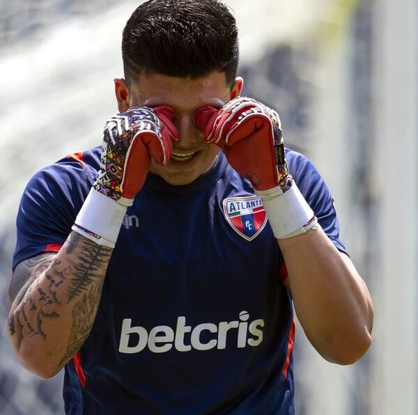 Influencer denuncia a exportero de Atlante por supuesto adeudo