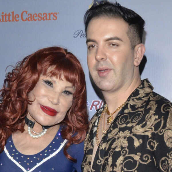 Lyn May comparte ultrasonido afirmando que espera “un niño”