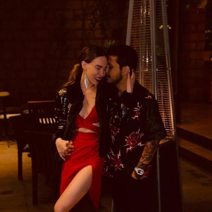 Belinda y Cristian Nodal celebran su aniversario viendo ¡Netflix!