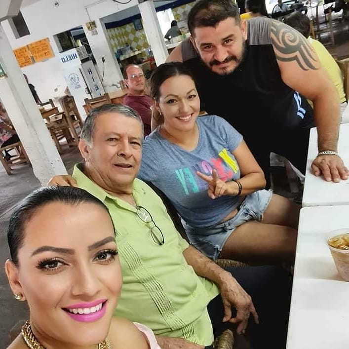 Galilea Montijo rompe en llanto por la muerte de su padre