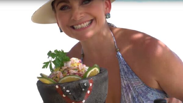 Desde Cozumel, Elizabeth Álvarez te enseña como preparar un aguachile