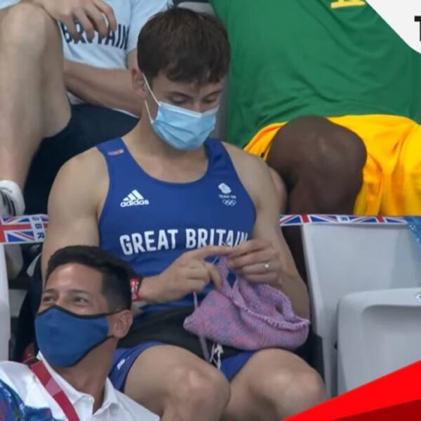 El medallista de oro en los Juegos Olímpicos, Ton Daley, se ha propuesto disfrutar su estancia en Tokio y lo hace de una manera inusual