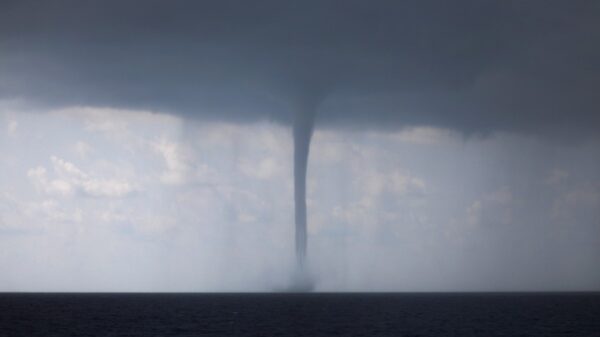 Un potente torbellino se formó este domingo frente a las costas de la región rusa de Krasnodar, al suroeste del país