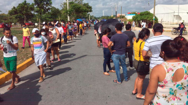 Por rezagados, maratónica jornada de vacunación contra covid-19 en Cancún