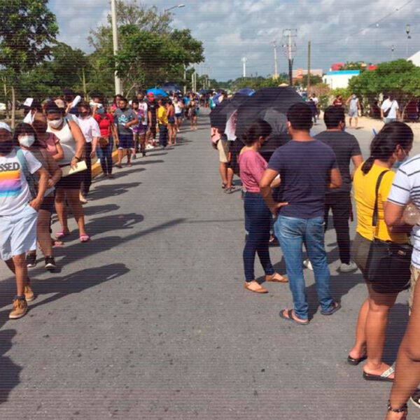 Por rezagados, maratónica jornada de vacunación contra covid-19 en Cancún