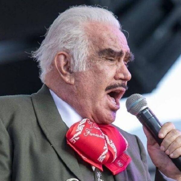 Vicente Fernández perdió movilidad en brazos y piernas por la caída
