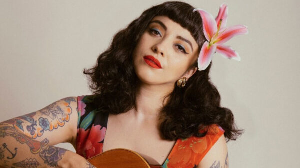 ¡Mon Laferte confirma que está embarazada!