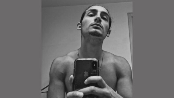 Emilio Osorio cambió de look para la entrega de los Kids’ Choice Awards México