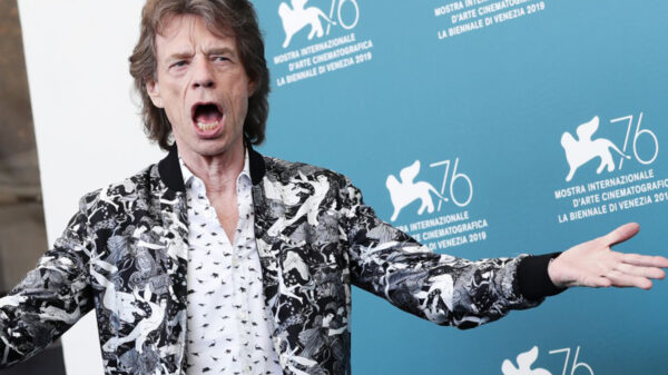 Mick Jagger sorprende con alocado baile a sus 78 años