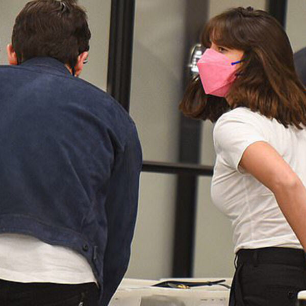 Ana de Armas es captada con su nueva conquista amorosa Paul Boukadakis