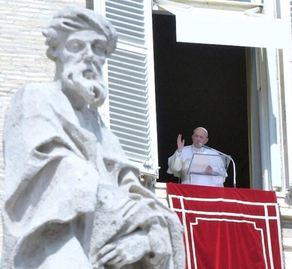 Muestra el Papa Francisco su solidaridad con México ante la tragedia en Tula.