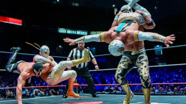 ¡INSÓLITO! Así se vivió el sismo en plena función de Lucha Libre