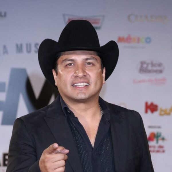 Julion Álvarez asegura que Nodal está chico para casarse con Belinda: “Él tiene que disfrutar”