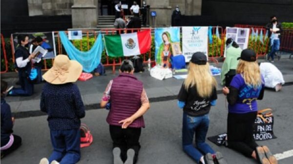 “He actuado con prudencia frente al tema del aborto: AMLO