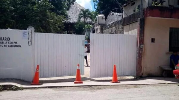 Se ahoga trabajador de una piscina en local social de Chemax