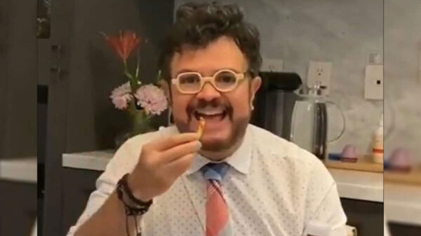 Aleks Syntek se declara autor de la canción de La Costeña