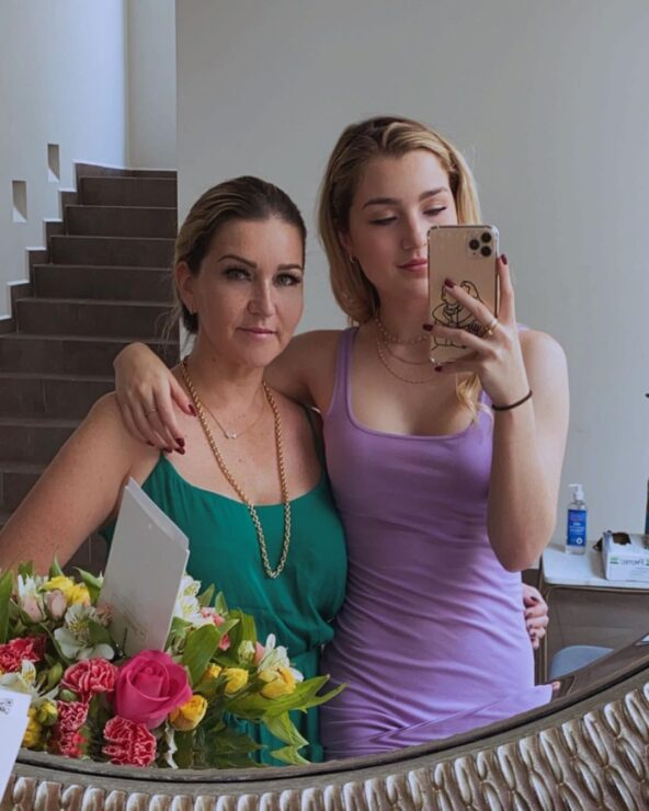 Alicia Villarreal desea que Angelique Boyer sea la protagonista de su bioserie