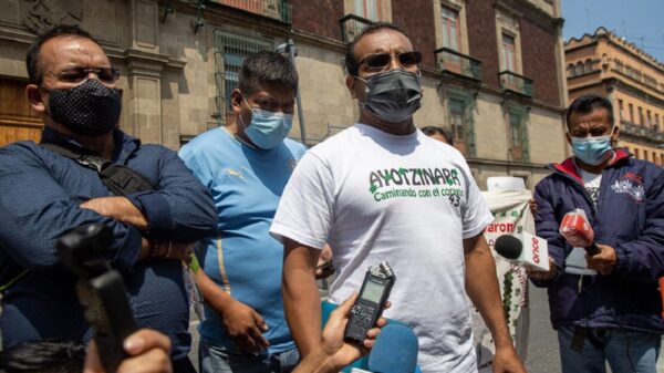 Reclaman a AMLO familias de los 43 de Ayotzinapa, “no hay avance”