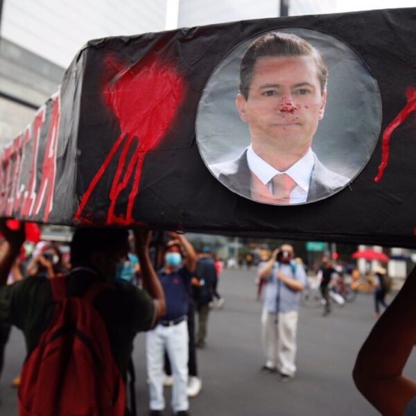 Padres de los 43: siete años sin respuestas contundentes