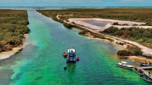 No están suspendidos los trabajos del dragado del Canal de Zaragoza.