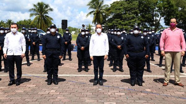 El gobernador Carlos Joaquín hace la presentación oficial del grupo de atención a la mujer “Victoria”