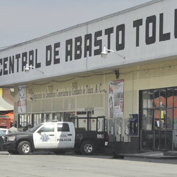 Mueren congelados cuatro trabajadores de la Central de Abasto de Toluca