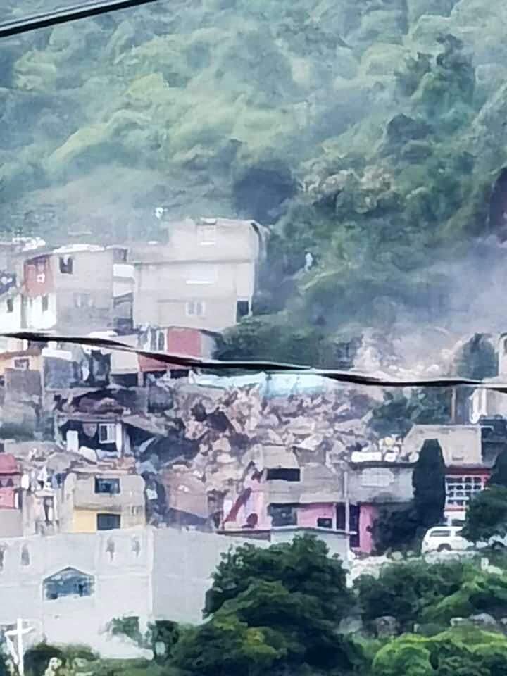 Instantes después del desgajamiento del Cerro del Chiquihuite.