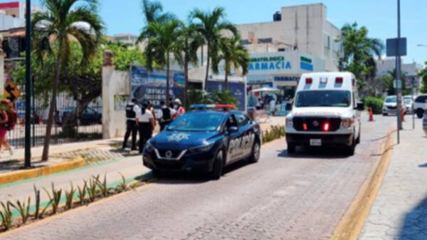 Ebrios disputan a cuchilladas latas de aluminio en Playa Del Carmen