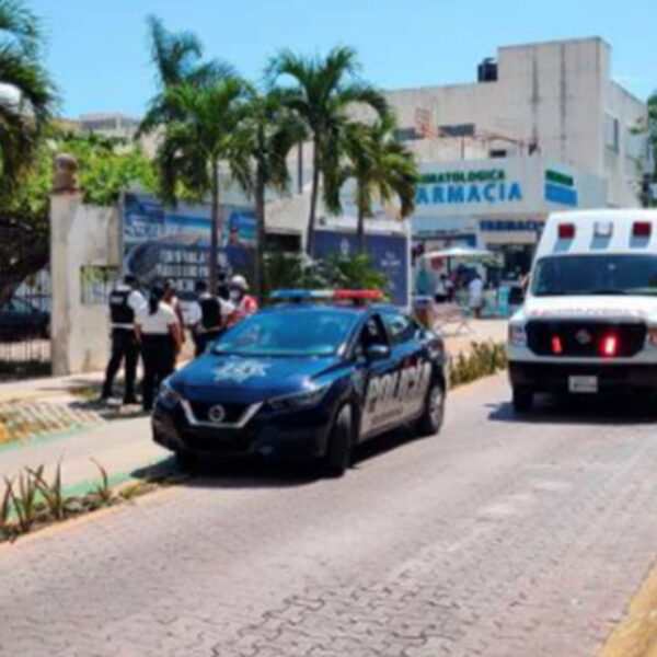 Ebrios disputan a cuchilladas latas de aluminio en Playa Del Carmen