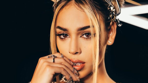 ¿Danna Paola se nos casa? Le entregan anillo de compromiso