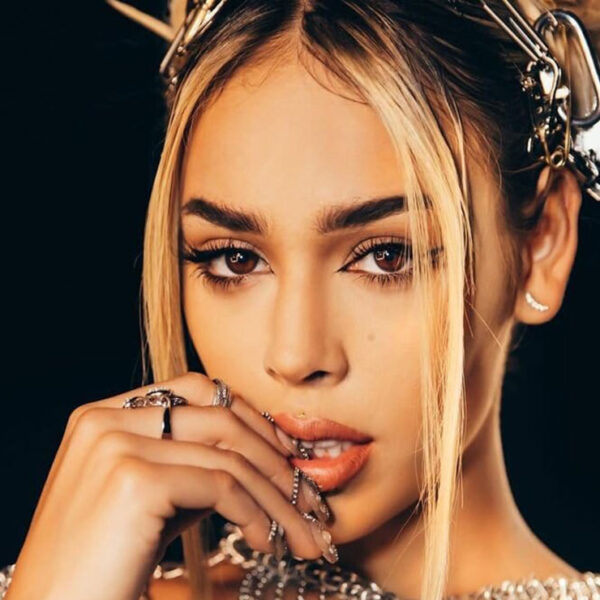 ¿Danna Paola se nos casa? Le entregan anillo de compromiso