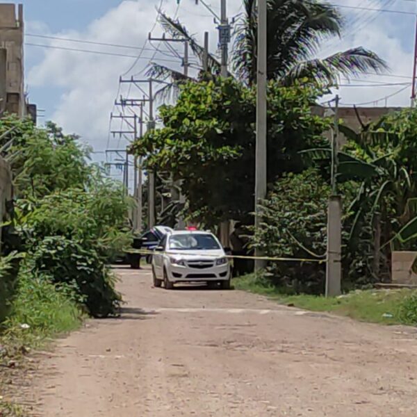 Sicarios pintan de rojo a la SM 213 en Cancún; abandonan 2 cadáveres ahí