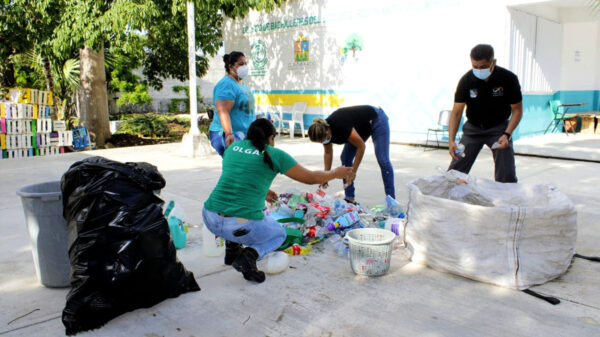 Participa gobierno de Puerto Morelos en la recuperación del colegio Bachilleres