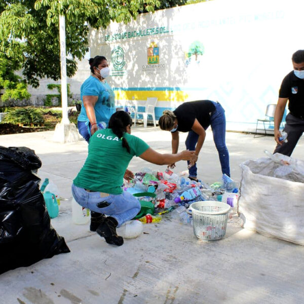 Participa gobierno de Puerto Morelos en la recuperación del colegio Bachilleres