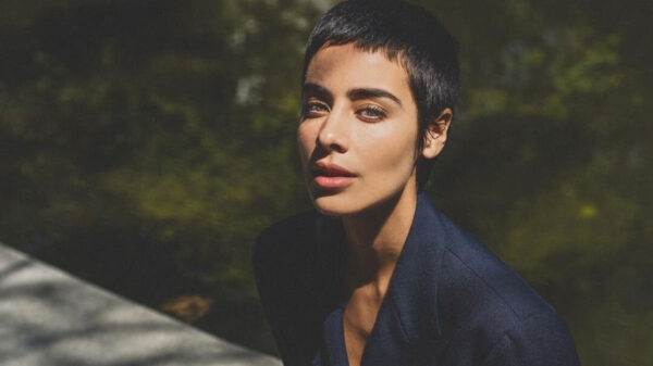 Esmeralda Pimentel le dice adiós al Photoshop y muestra sus estrías