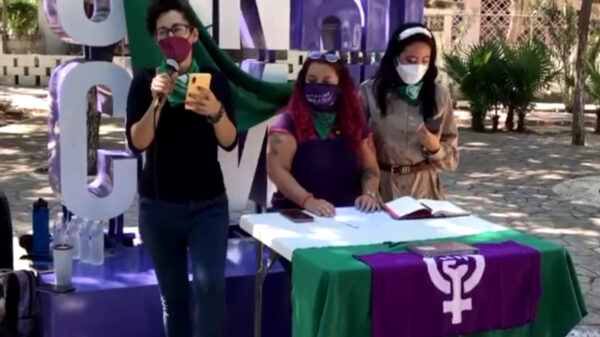 Vuelven feministas sobre el aborto, anuncian "megamarcha" en Cancún