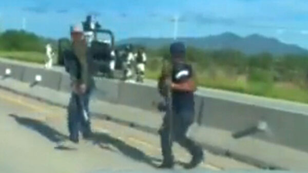 Video: Guardia Nacional deja escapar a sicarios fuertemente armados