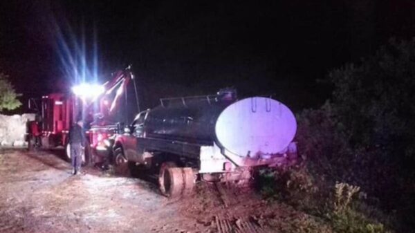 Aseguran en Hidalgo pipa con tres mil litros de huachicol